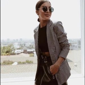 Single hidden button jacket (blk&whte)